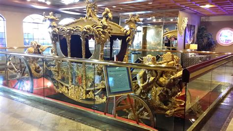 gold state coach replica
